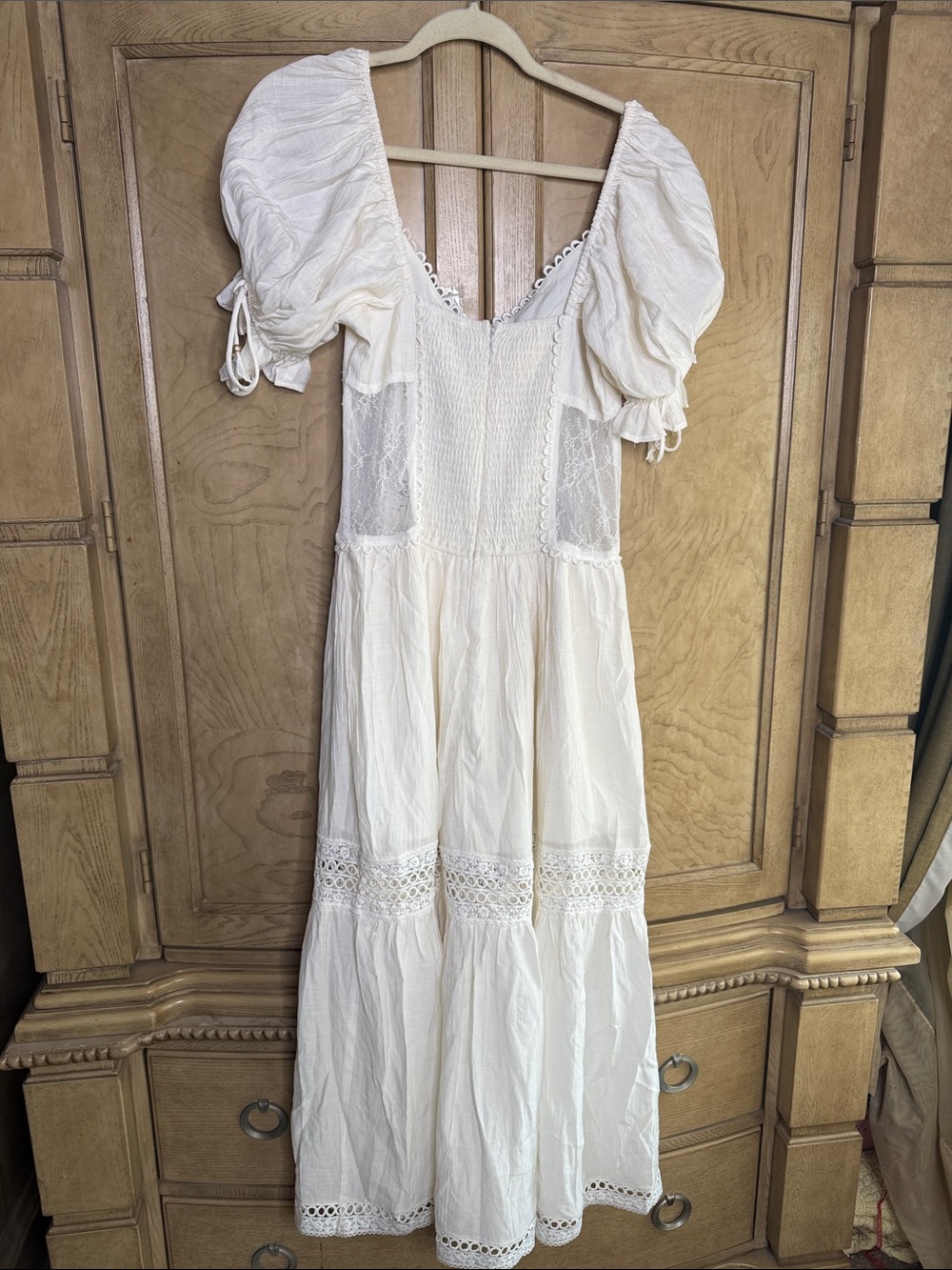 En Saison ☀️Peregrine White Lace-Trim Puff Sleeve Maxi Dress - Picture 7 of 11